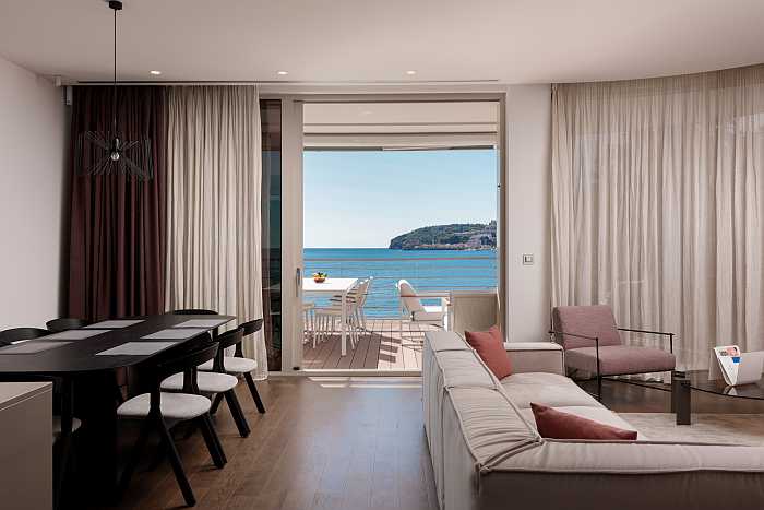 Dukley Hotel 3 bedroom seaside residence.