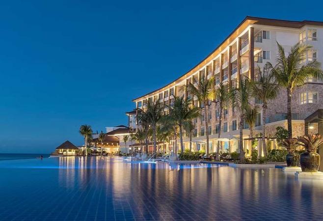 Spend Passover 2027 with Royal Club Kosher at the 5-star Dusit Thani Mactan Cebu Resort in the Philippines.