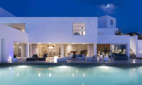 Club Paradise Luxury Pesach Program 2026, Santorini, Greece