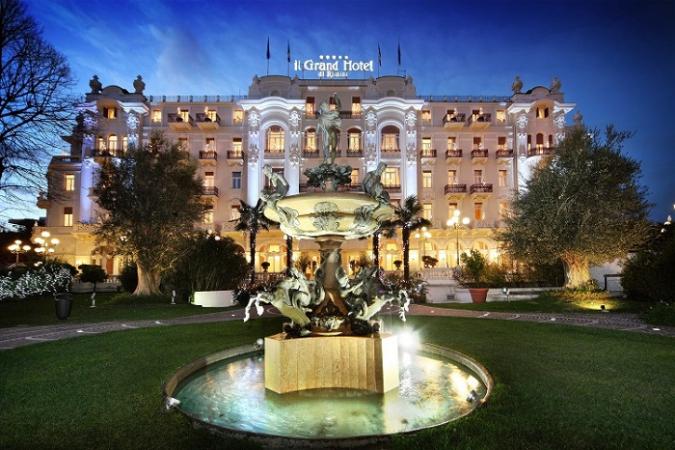 Luxury Glatt kosher Pesach hotel 2022 in Rimini, Italy with Avi and Belinda Netzer