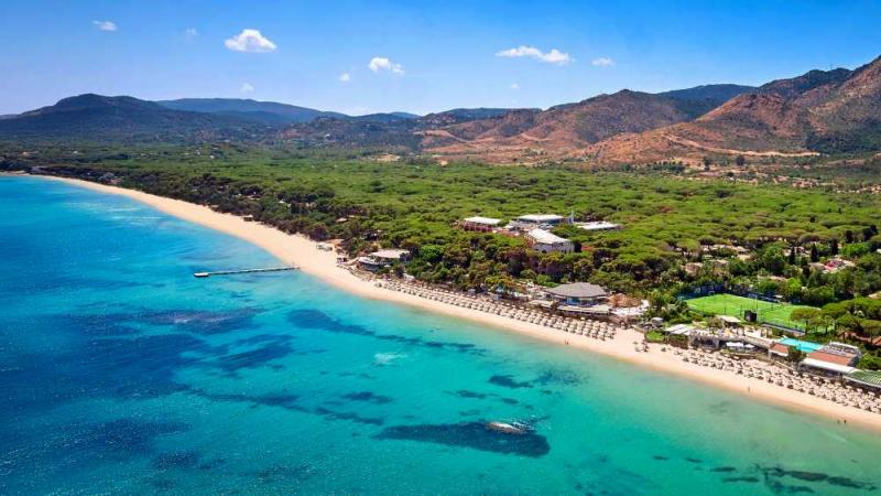 Experience an exclusive Glatt Kosher Passover 2026 with J World Club at Forte Village in Sardinia.