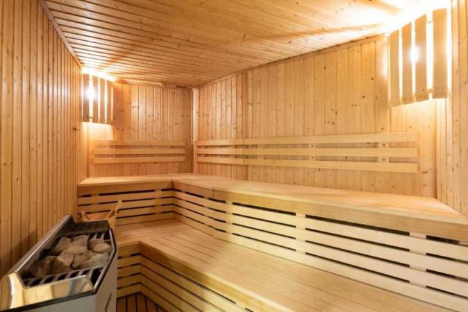 Experience a luxurious Glatt Mehadrin Passover 2026 at the prestigious Vilnius Grand Resort in Lithuania. 