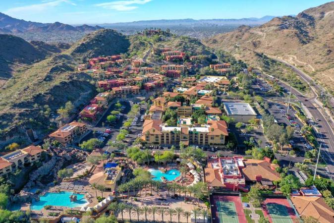 Passover Vacation 2026 at Pointe Hilton Tapatio Cliffs Resort Arizona with Kosherica
