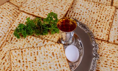 symbols of the holiday of Pesach