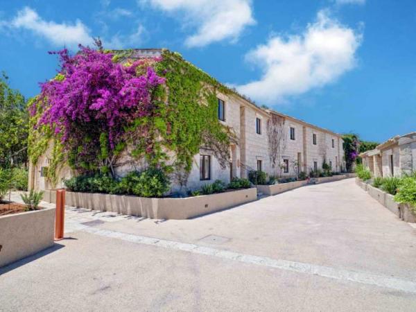 Celebrate Passover 2027 in Sicily with Mendis Travels at the 5-star Mangia’s Costa Ragusa Borgo
