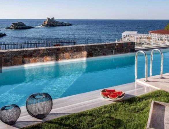 Lux Traiteur Exclusive Kosher Summer Vacation in Crete