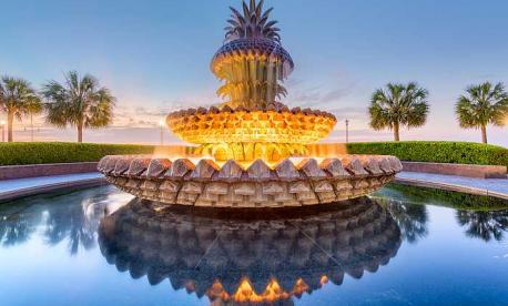 Pineapple fountain in Waterfront park