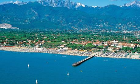 Sukkot Program 2023 in Forte dei Marmi Italy with Leisure Time Tours and the Minkowitz Family
