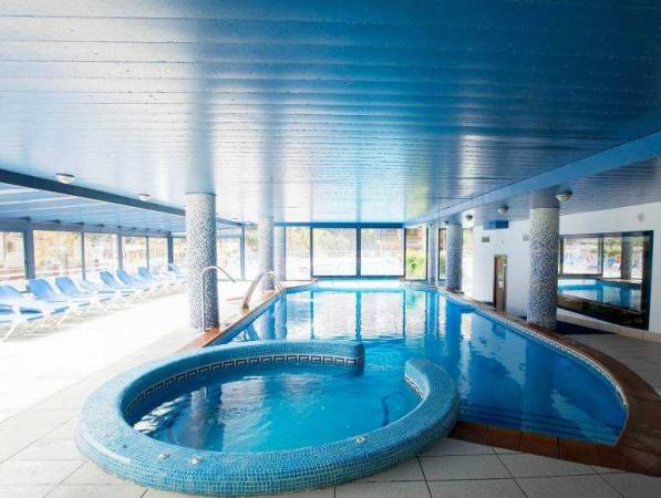 Celebrate Passover 2026 in Blanes, Spain with Loisirel at the 4-star Hotel Blaucel.