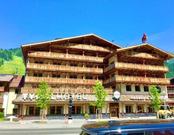 Enjoy a luxury kosher summer vacation with Weber Tours at Raffl’s Tyrol Hotel in St. Anton, Austria