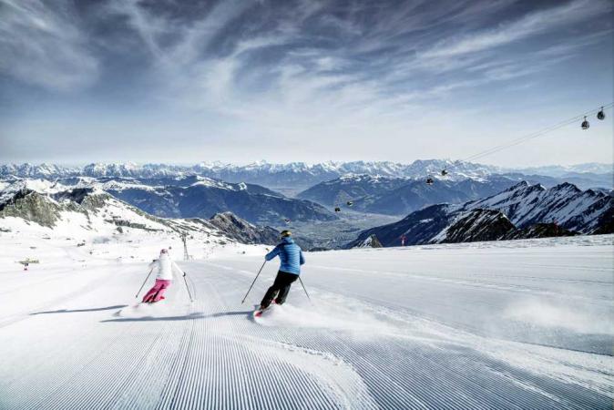 Skiing at Kitzsteinhorn Glacier near Kaprun – luxury kosher ski vacation in Austria